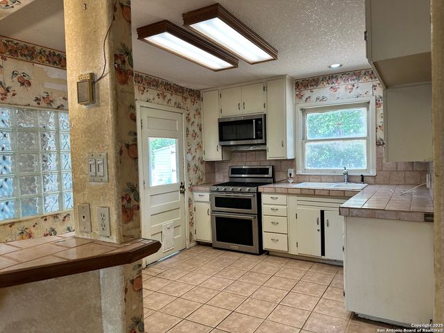 223 Nash Blvd, San Antonio, TX 78223