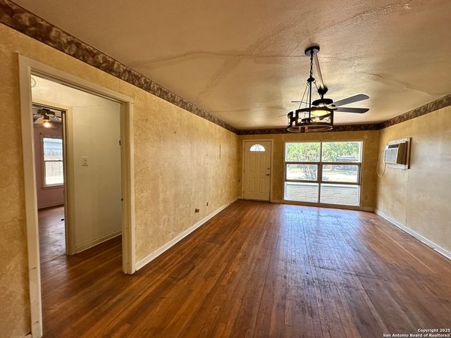 223 Nash Blvd, San Antonio, TX 78223