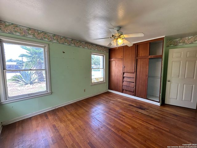 223 Nash Blvd, San Antonio, TX 78223