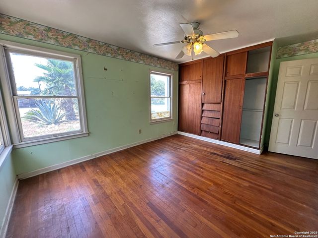 223 Nash Blvd, San Antonio, TX 78223