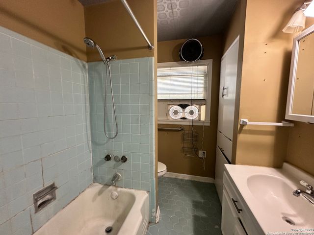 223 Nash Blvd, San Antonio, TX 78223