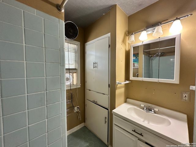 223 Nash Blvd, San Antonio, TX 78223