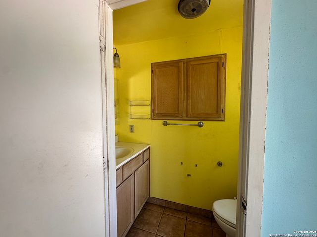 223 Nash Blvd, San Antonio, TX 78223