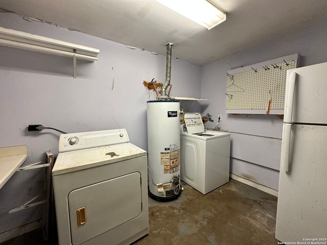 223 Nash Blvd, San Antonio, TX 78223