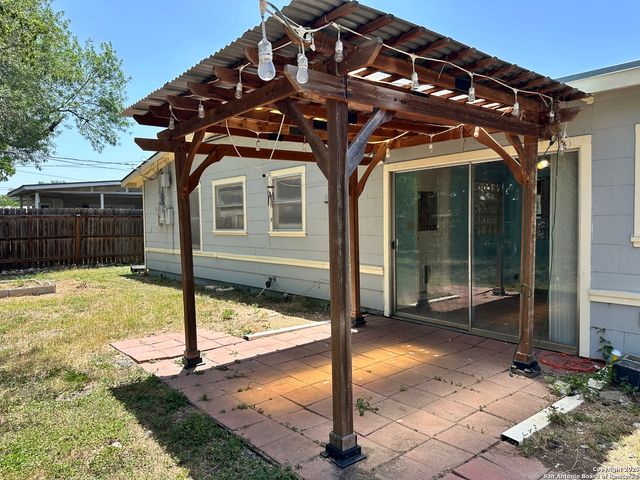 223 Nash Blvd, San Antonio, TX 78223