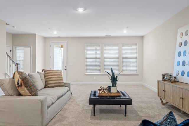 460 Buckwood Avenue, W, Thompsons Station, TN 37179