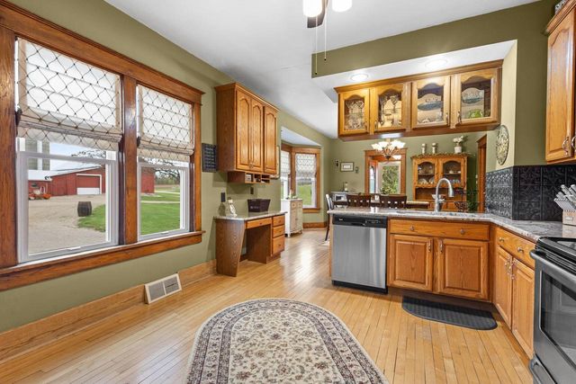 E721 COUNTY ROAD MM, Iola, WI 54945