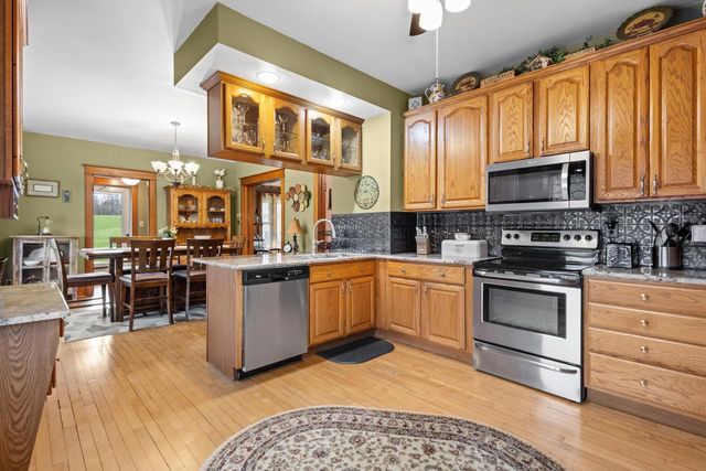 E721 COUNTY ROAD MM, Iola, WI 54945