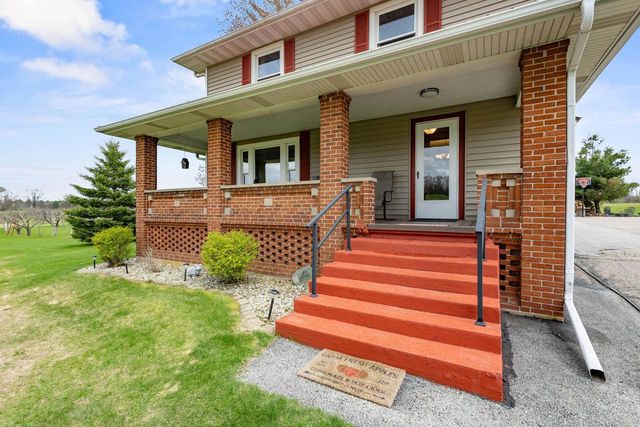 E721 COUNTY ROAD MM, Iola, WI 54945