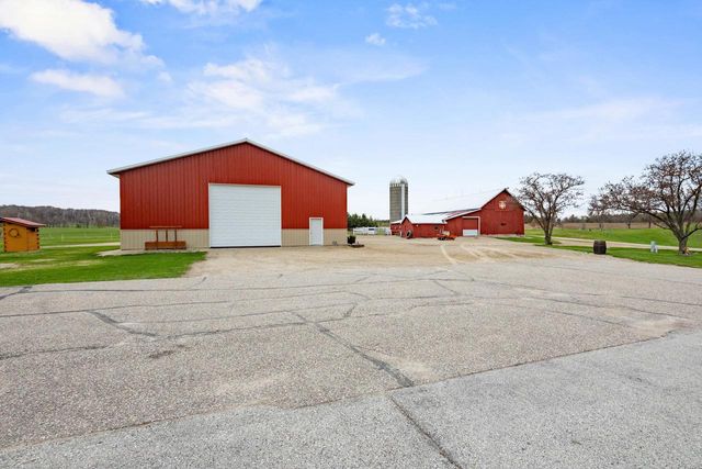 E721 COUNTY ROAD MM, Iola, WI 54945