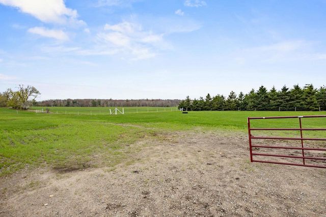 E721 COUNTY ROAD MM, Iola, WI 54945