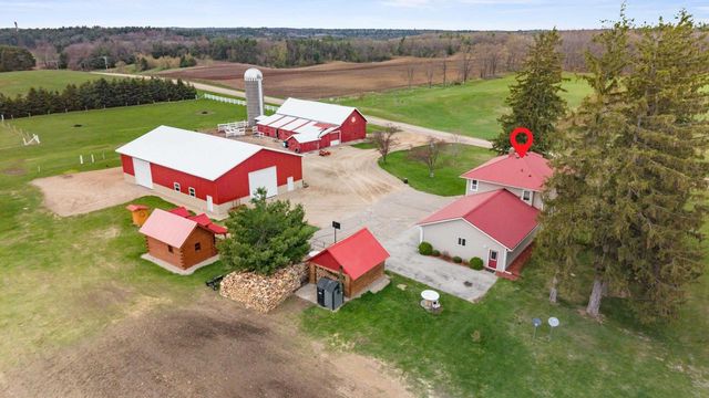E721 COUNTY ROAD MM, Iola, WI 54945