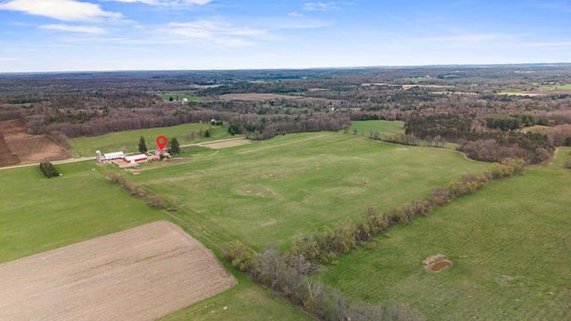 E721 COUNTY ROAD MM, Iola, WI 54945
