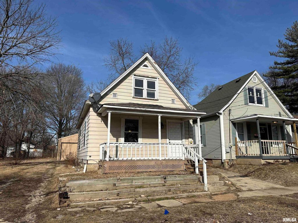 1001 W BRONS Avenue, Peoria, IL 61604