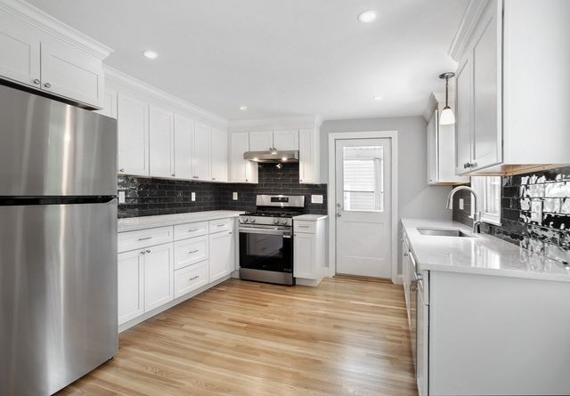 641 Nantasket Ave, Hull, MA 02045