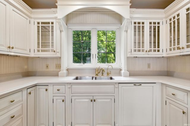 2818 Little Turtle Trail, Fort Wayne, IN 46804