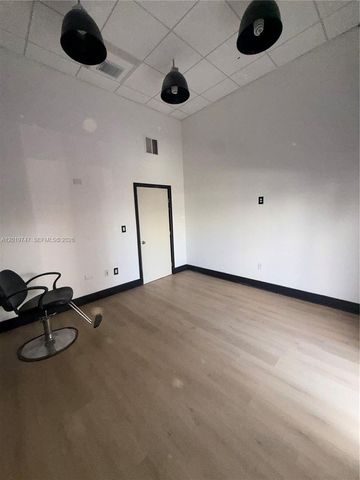 4960 NW 165th St B1, Miami Gardens, FL 33014