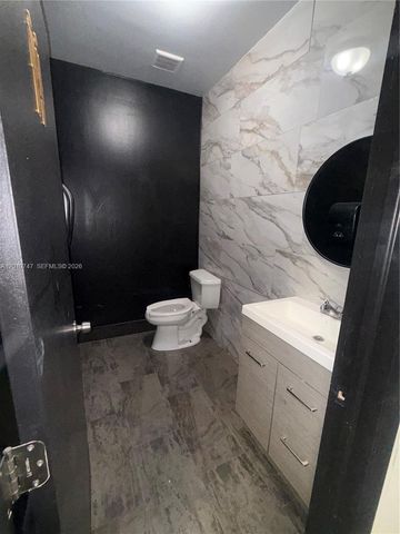 4960 NW 165th St B1, Miami Gardens, FL 33014