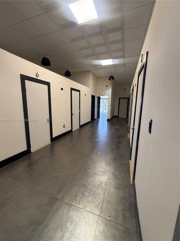 4960 NW 165th St B1, Miami Gardens, FL 33014