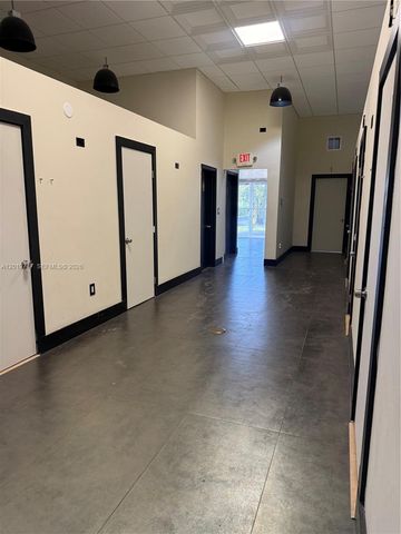 4960 NW 165th St B1, Miami Gardens, FL 33014