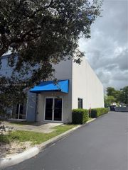 4960 NW 165th St B1, Miami Gardens, FL 33014