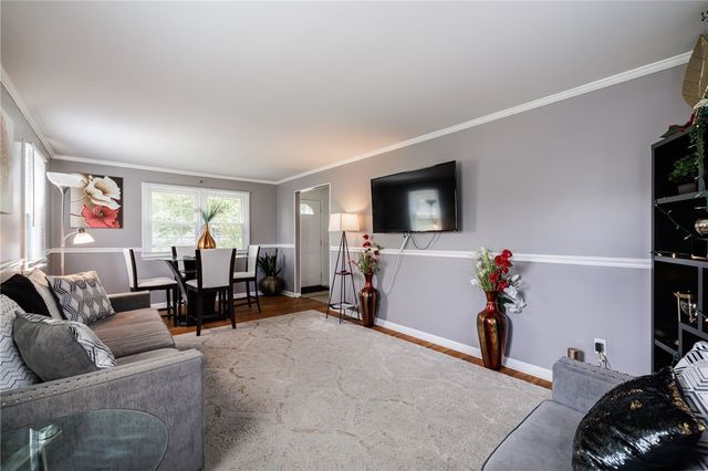 20 Notre Dame Drive, Henrietta, NY 14623