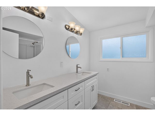 3205 Ne 83RD Ave, Portland, OR 97220