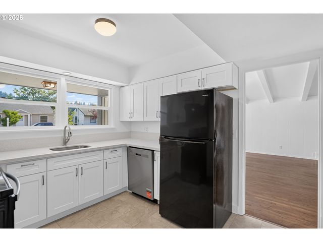 3205 Ne 83RD Ave, Portland, OR 97220