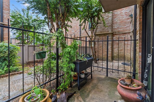 2400 N Braeswood Boulevard 123, Houston, TX 77030