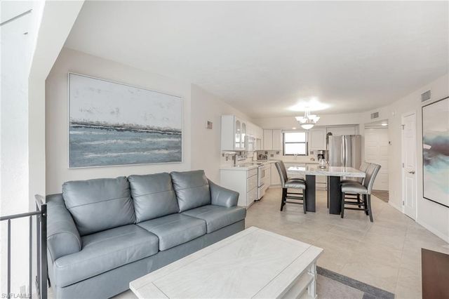 1007 Anglers CV J204, Marco Island, FL 34145