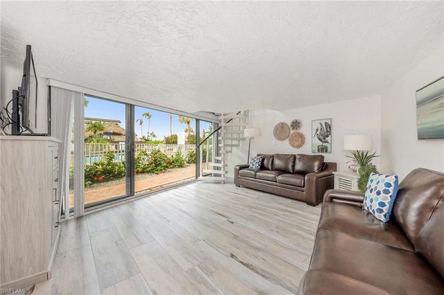 1007 Anglers CV J204, Marco Island, FL 34145