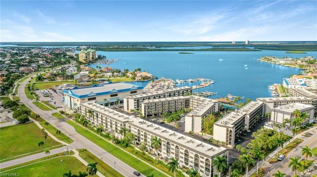 1007 Anglers CV J204, Marco Island, FL 34145