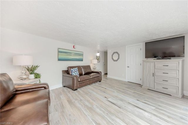 1007 Anglers CV J204, Marco Island, FL 34145
