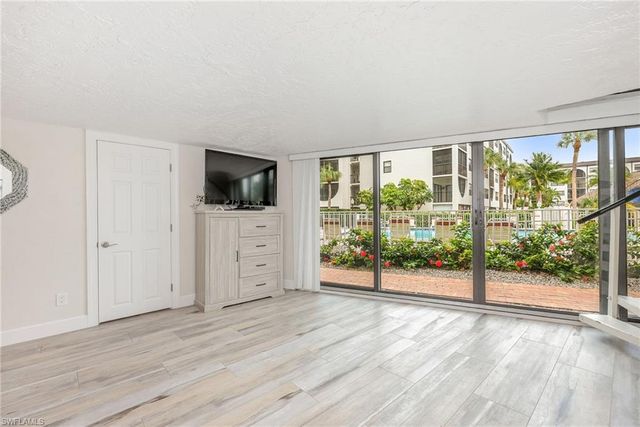 1007 Anglers CV J204, Marco Island, FL 34145