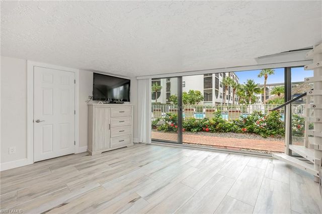 1007 Anglers CV J204, Marco Island, FL 34145