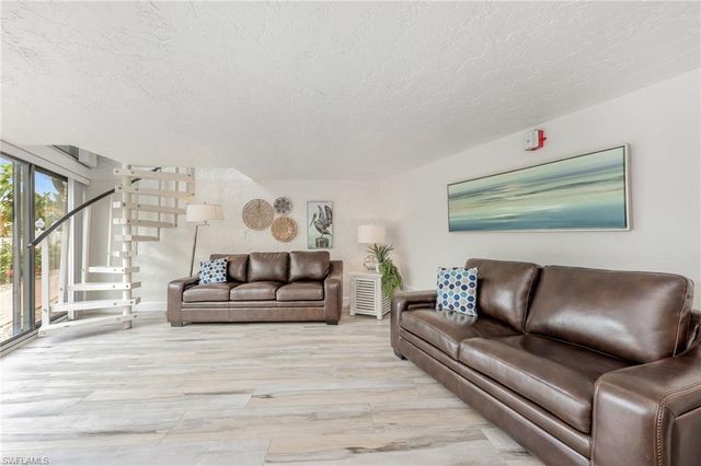 1007 Anglers CV J204, Marco Island, FL 34145