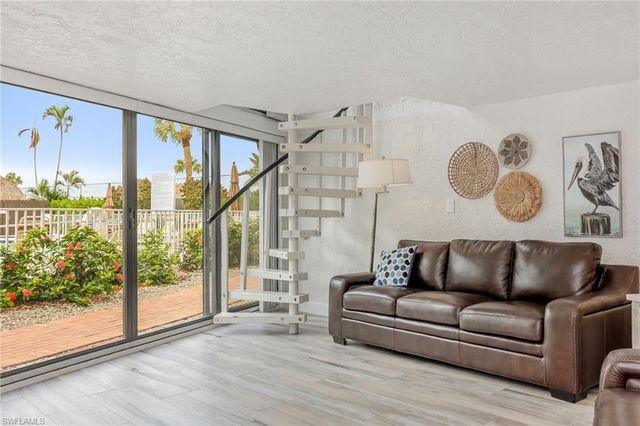 1007 Anglers CV J204, Marco Island, FL 34145
