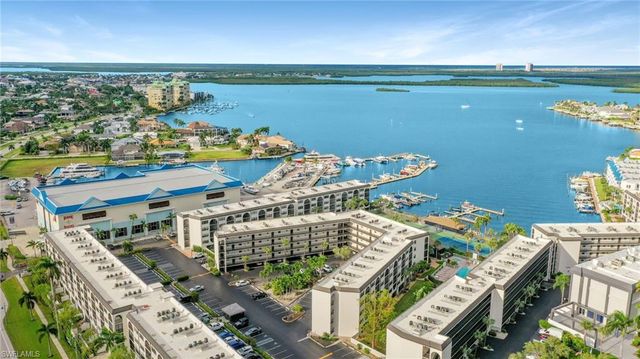 1007 Anglers CV J204, Marco Island, FL 34145