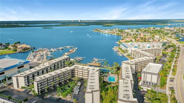 1007 Anglers CV J204, Marco Island, FL 34145