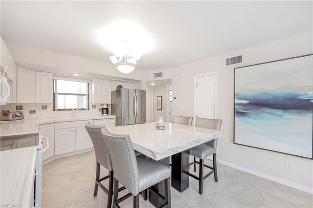 1007 Anglers CV J204, Marco Island, FL 34145