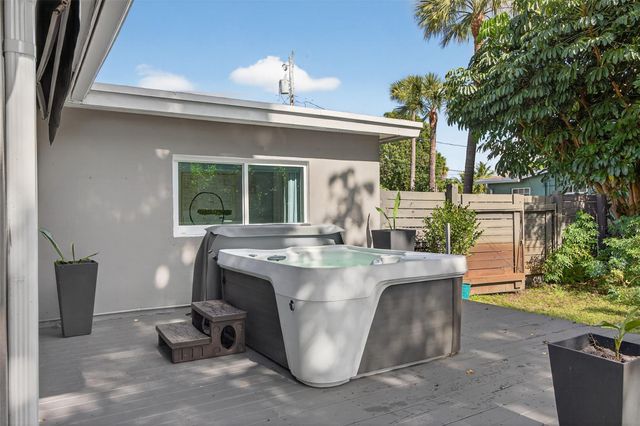 780 NW 33rd Street, Oakland Park, FL 33309