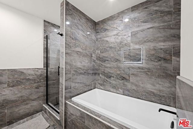 321 N Oakhurst Drive 601, Beverly Hills, CA 90210