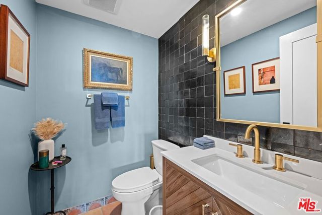 321 N Oakhurst Drive 601, Beverly Hills, CA 90210