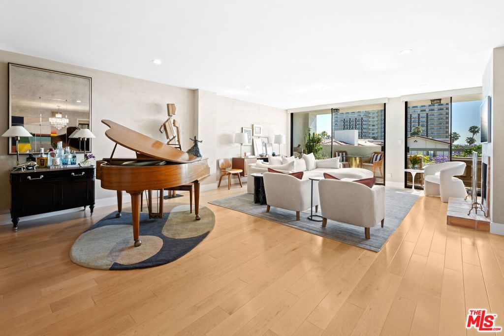 321 N Oakhurst Drive 601, Beverly Hills, CA 90210