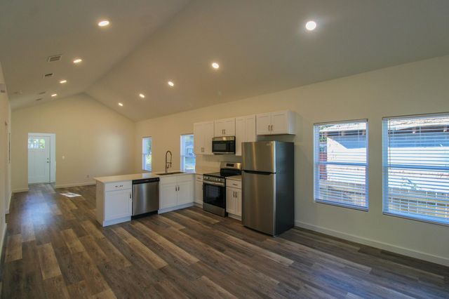 1922 Harper Street, North Charleston, SC 29406