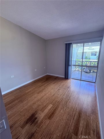 1661 Monterey 16-D, Seal Beach, CA 90740