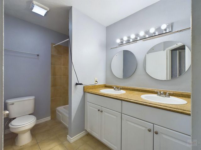 4306 Avenue A Ave 114, Austin, TX 78751