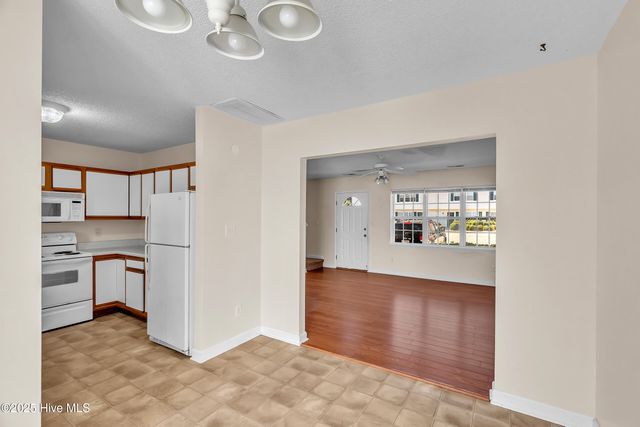 57 Pirates Cove Drive, Swansboro, NC 28584