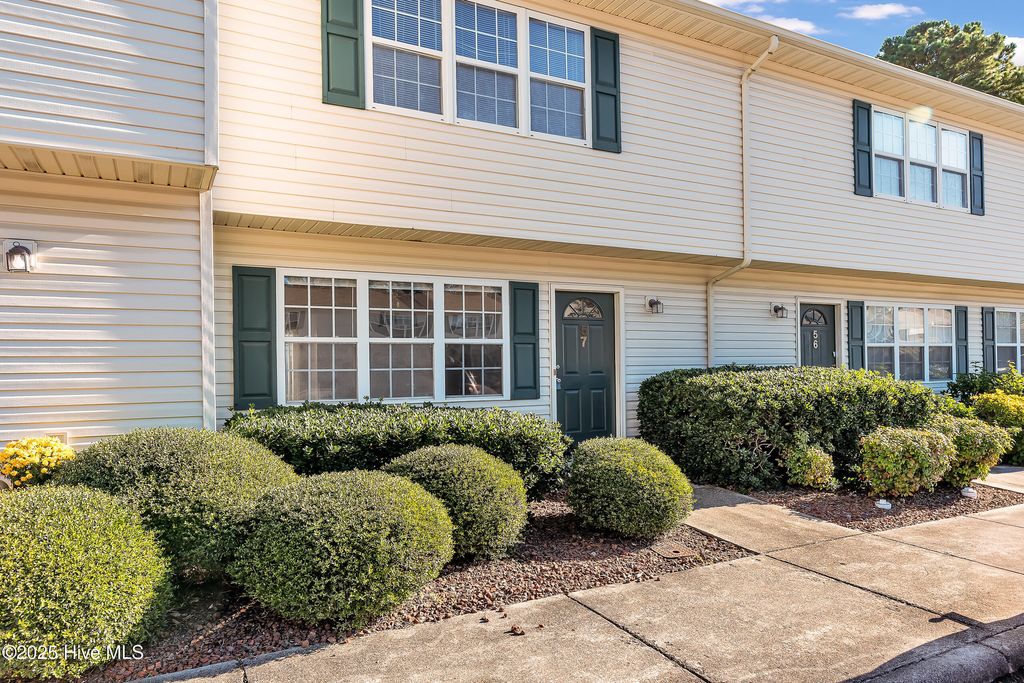 57 Pirates Cove Drive, Swansboro, NC 28584