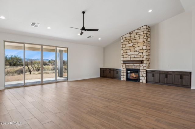 31653 N Misty Lane, San Tan Valley, AZ 85144